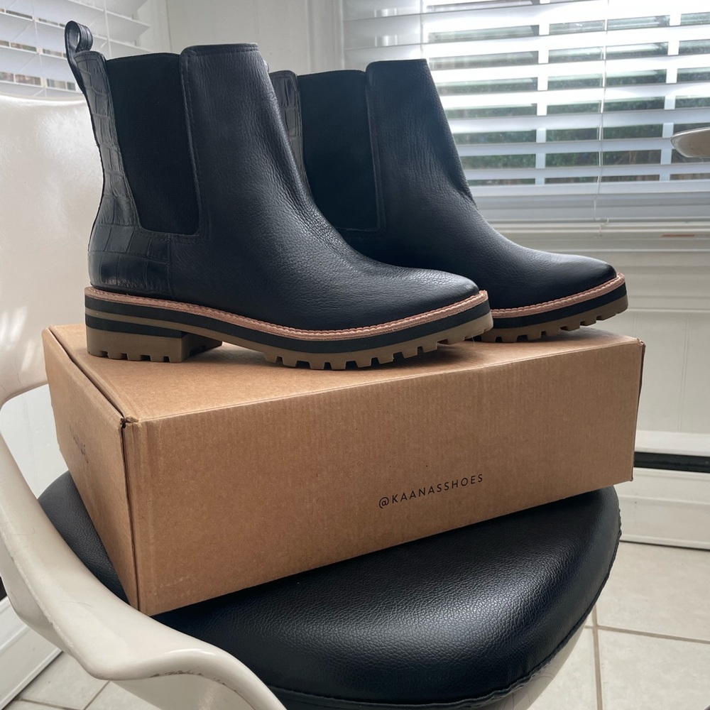 NWT Kaanas booties. From Melissa Gorga’s store, “Envy” in Bergen County: #RHONJ